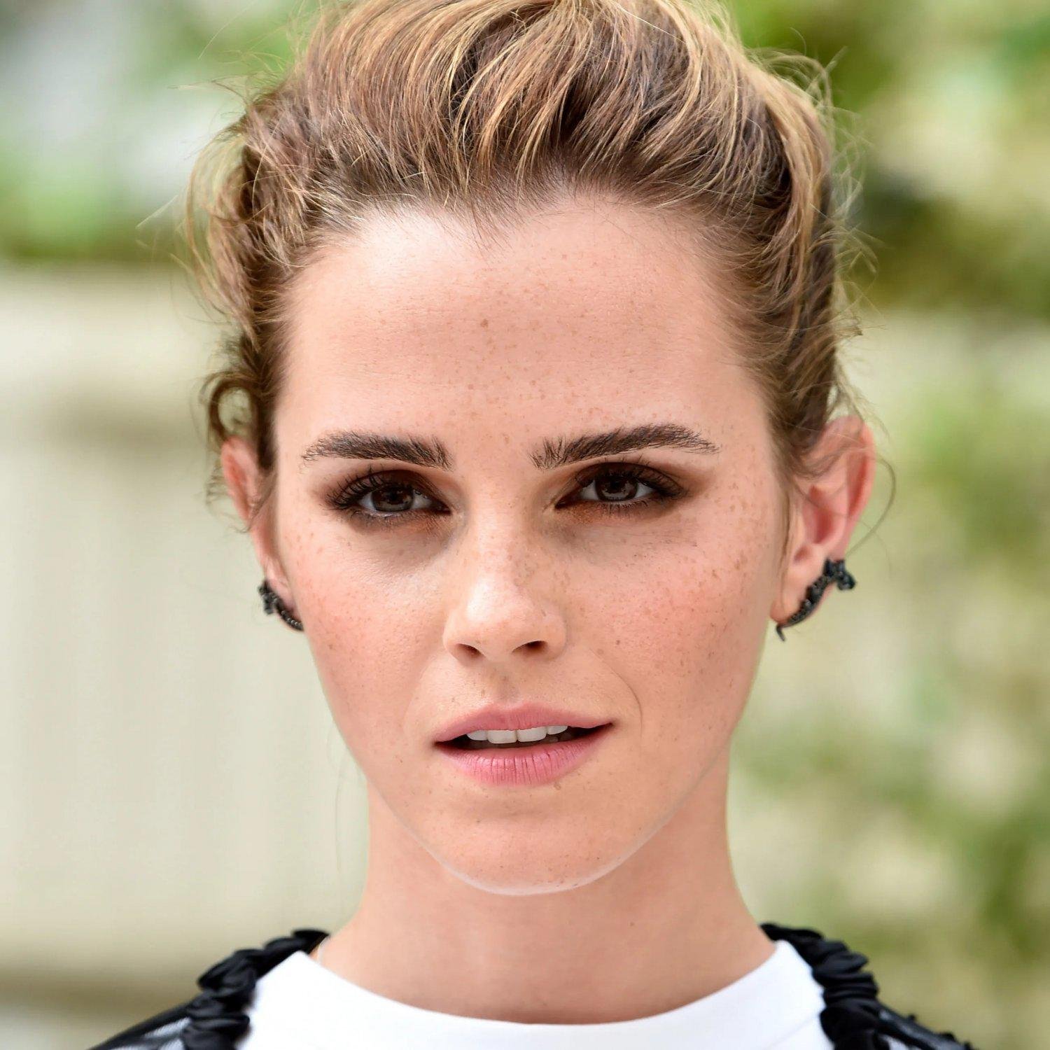 rcqegP8n Time for an emmagasm. Emma Watson's eyes are so mesmerizing. Emma knows! 04.jpg